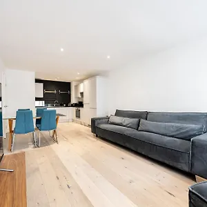 Apartment Luxury By Ocean Village Marina, Southampton