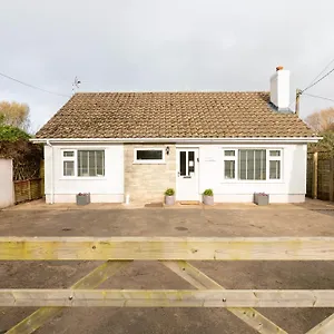 https://just-stay-wales-marshmallow-cottage-oxwich.cardiffhotelswales.com